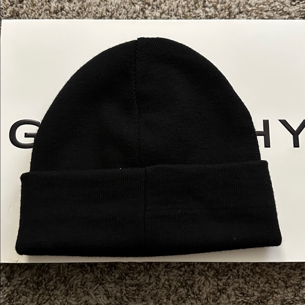 BNIB Authentic Givenchy Intarsia Wool Logo Beanie O/S Black White - Picture 5 of 10